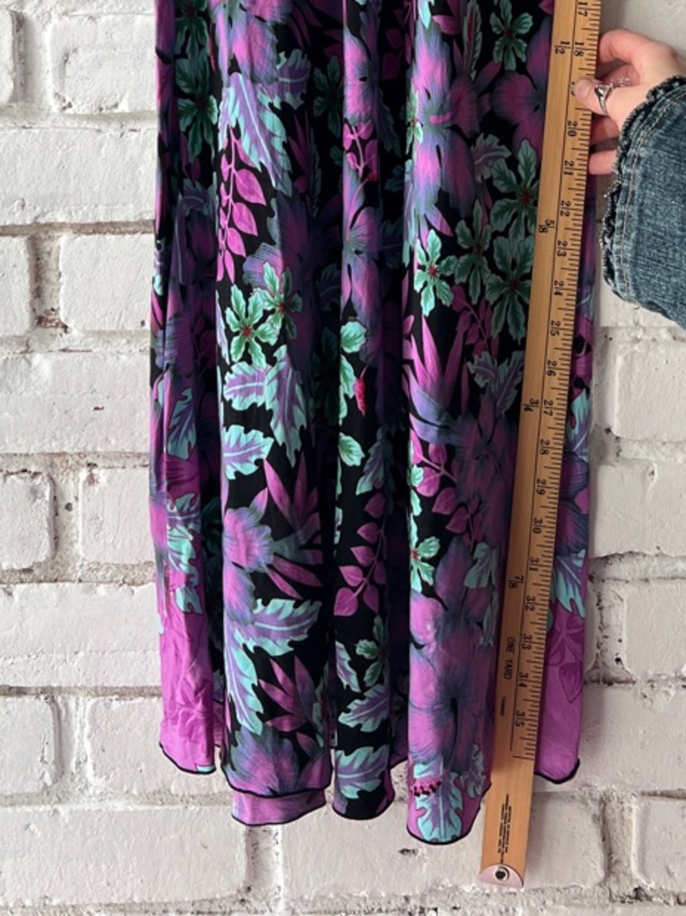 90s vintage Purple Floral Midi Dress with Green Accents - Picture 3 of 6